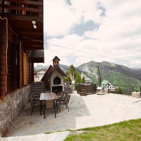 Villa Route Rugove Печ Екстериор снимка