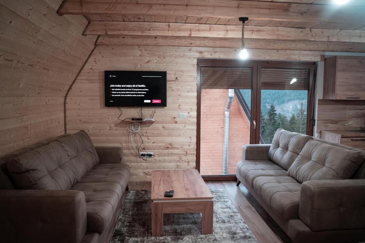 Villa Route Rugove Печ Екстериор снимка