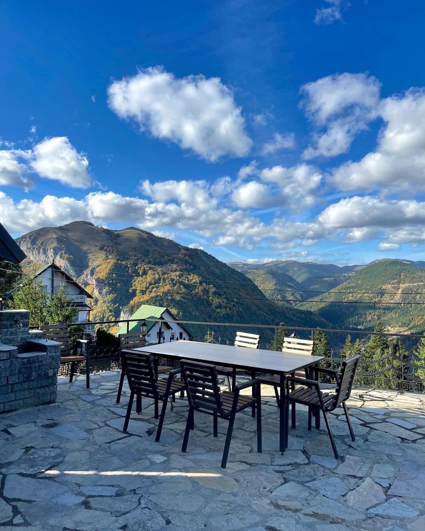 Villa Route Rugove Печ Екстериор снимка