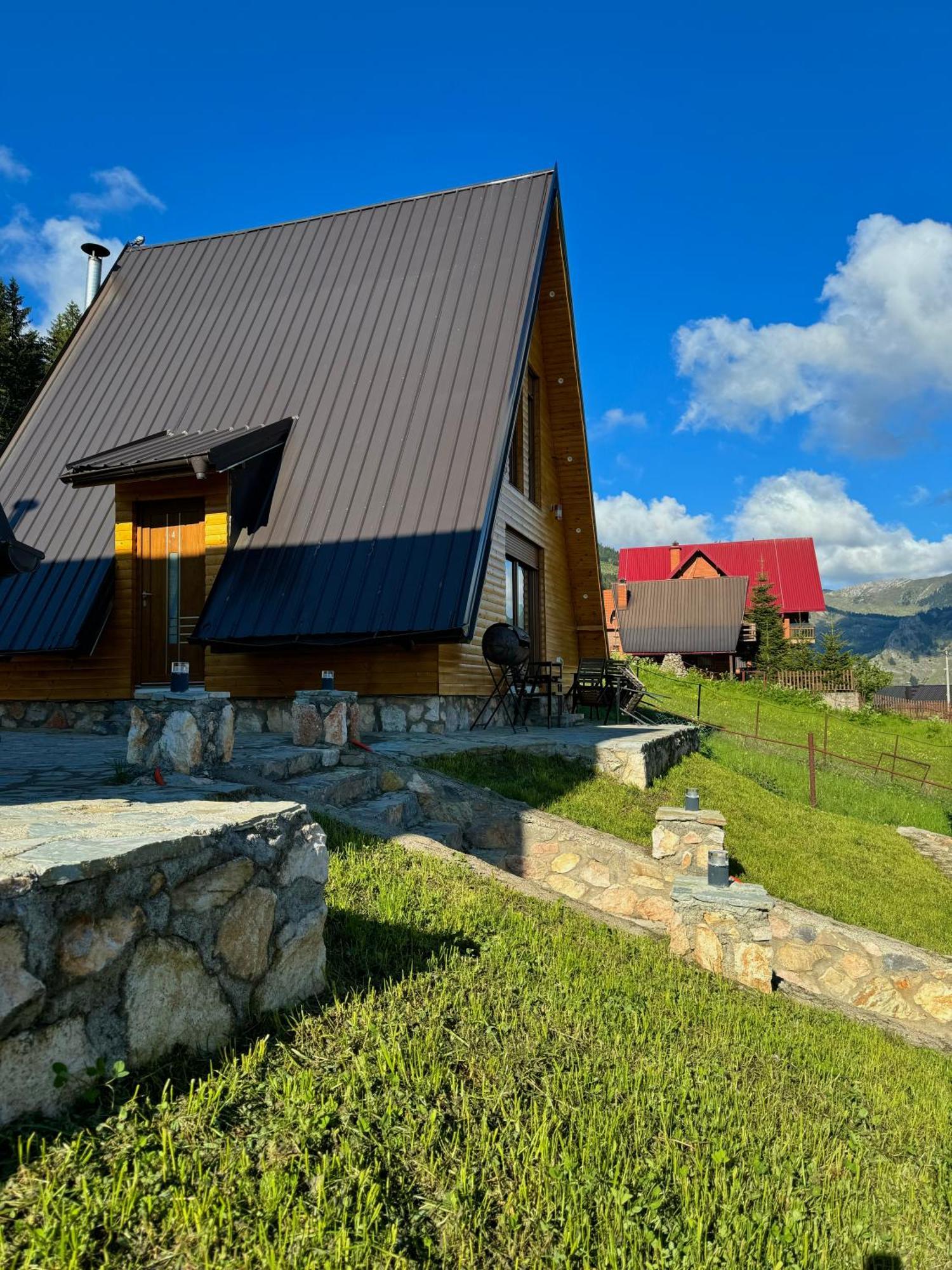 Villa Route Rugove Печ Екстериор снимка