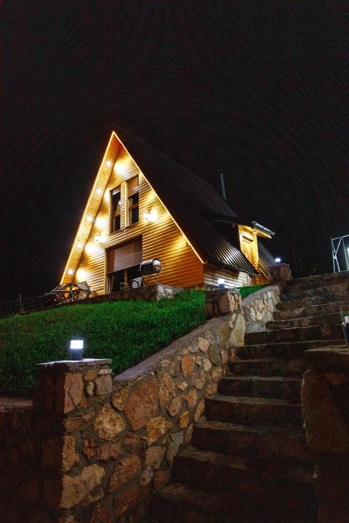 Villa Route Rugove Печ Екстериор снимка
