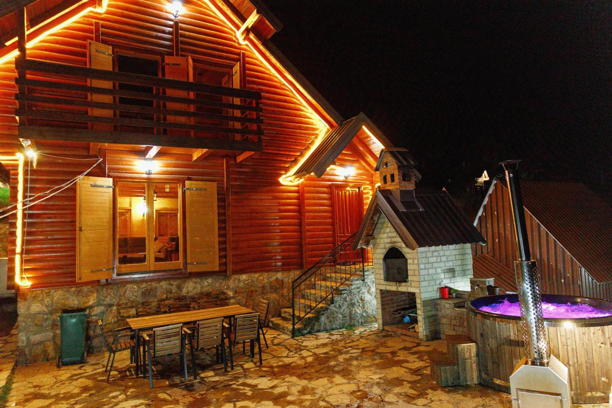 Villa Route Rugove Печ Екстериор снимка