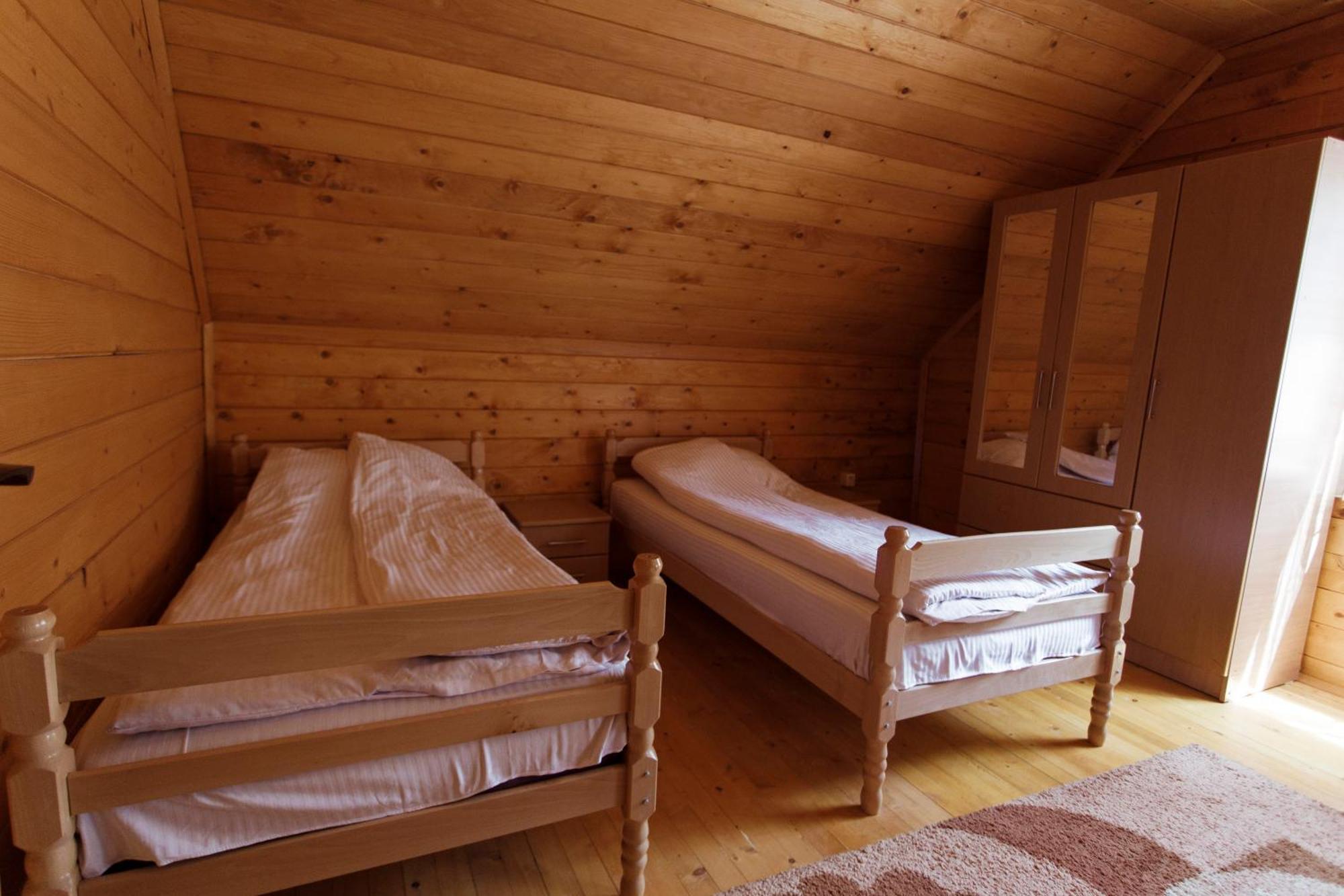 Villa Route Rugove Печ Стая снимка