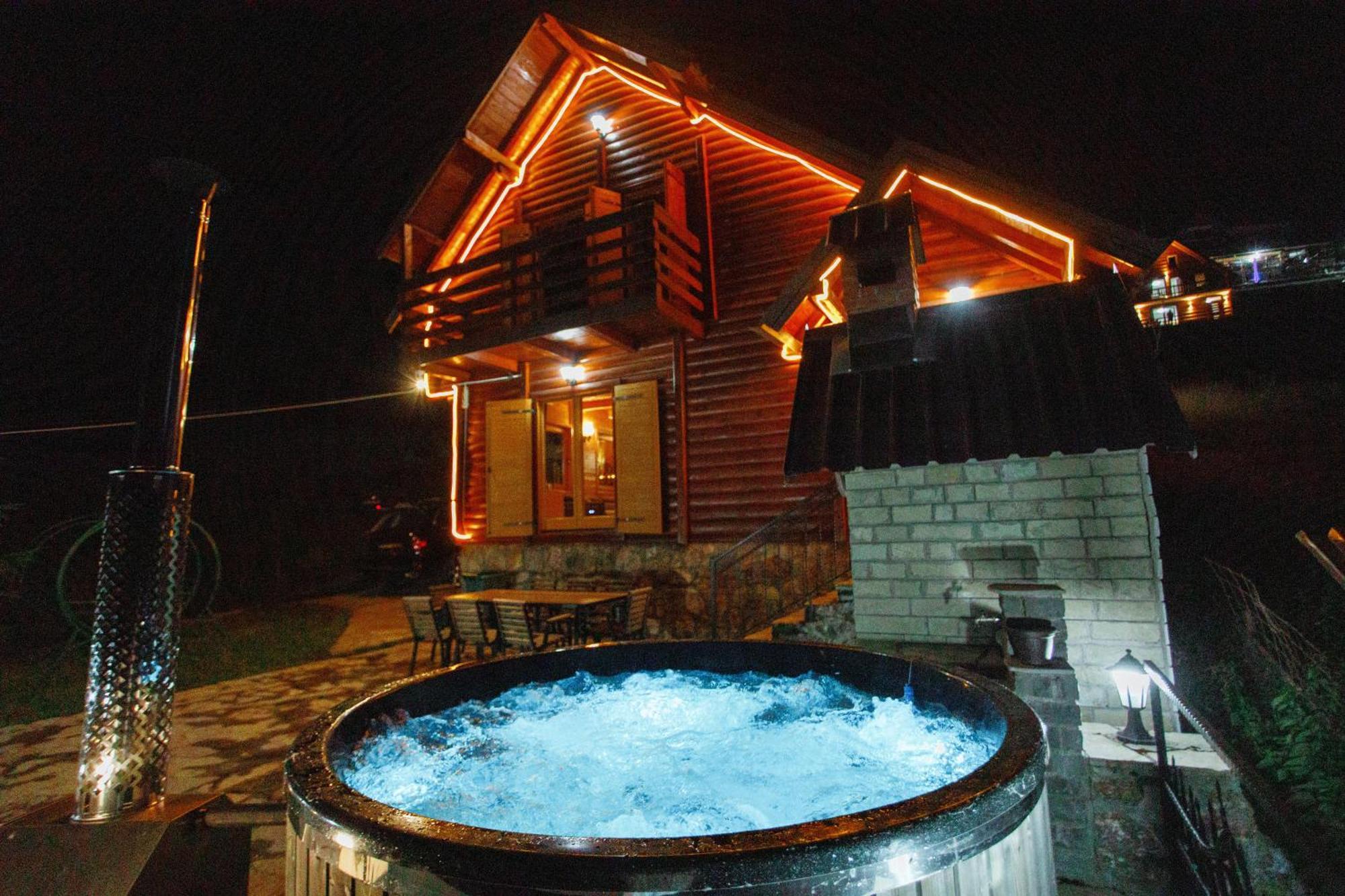 Villa Route Rugove Печ Екстериор снимка