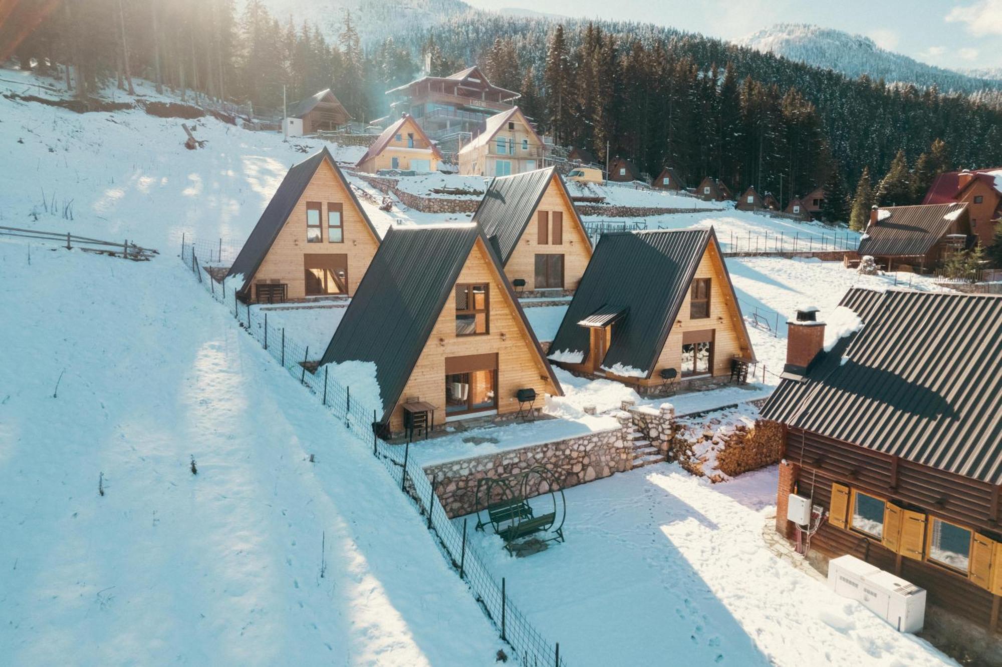 Villa Route Rugove Печ Екстериор снимка